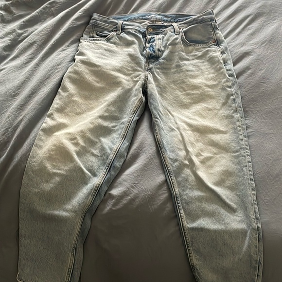 Old navy tapered jeanss - Picture 1 of 3